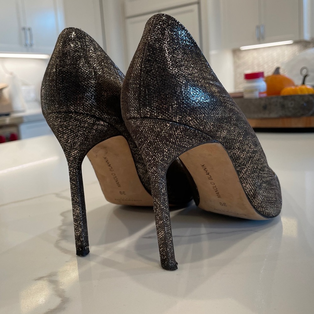 Gold/black Manolo - Picture 2 of 7